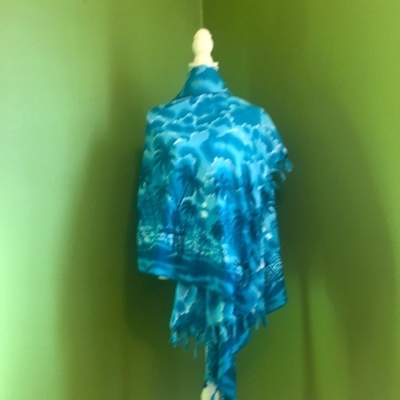 Blue silky scarf with fringe - Picture 1 of 5